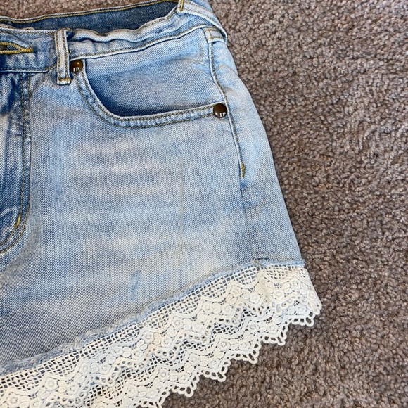 Free People Jean shorts with Lace Hem - Picture 2 of 8